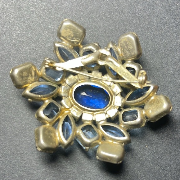 Vintage Prong Set Blue Rhinestone Pin Brooch - Picture 3 of 5